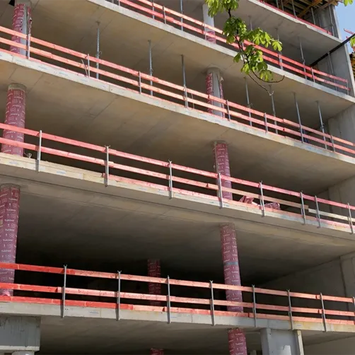 Geländerhalter von ROBUSTA-GAUKEL im Rohbau