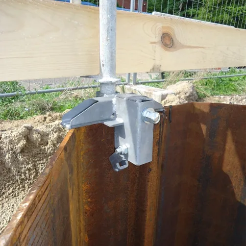 Spundwandadapter von ROBUSTA-GAUKEL im Einsatz auf der Baustelle